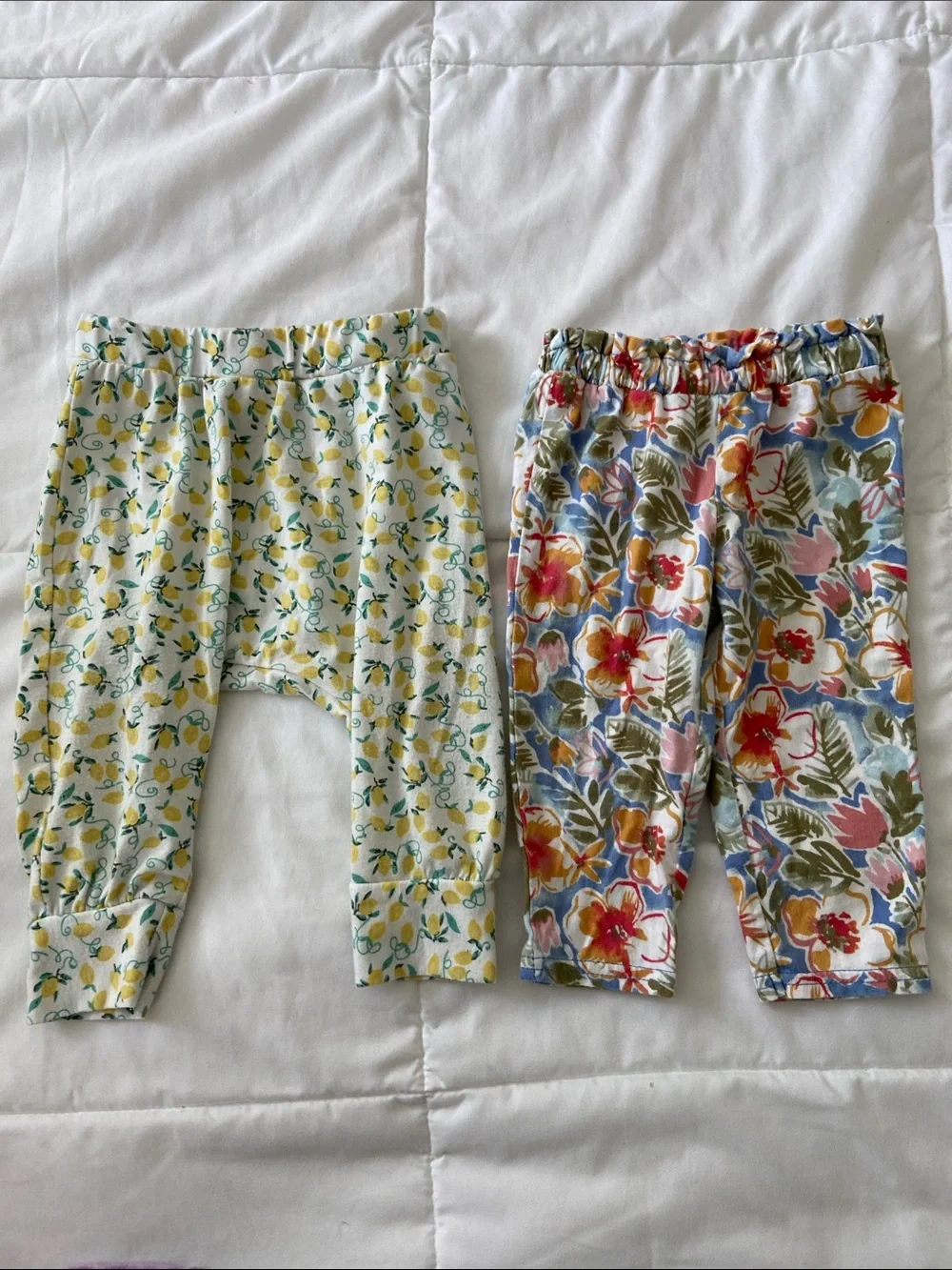 Baby Girls mix set - 17 pieces, onesies, pants, sweatshirts - Picture 8 of 14